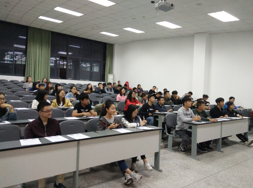 新葡的京集团8814召开2017寻找最美寝室宣讲会
