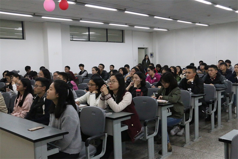 新葡的京集团8814召开第二次团干培训会