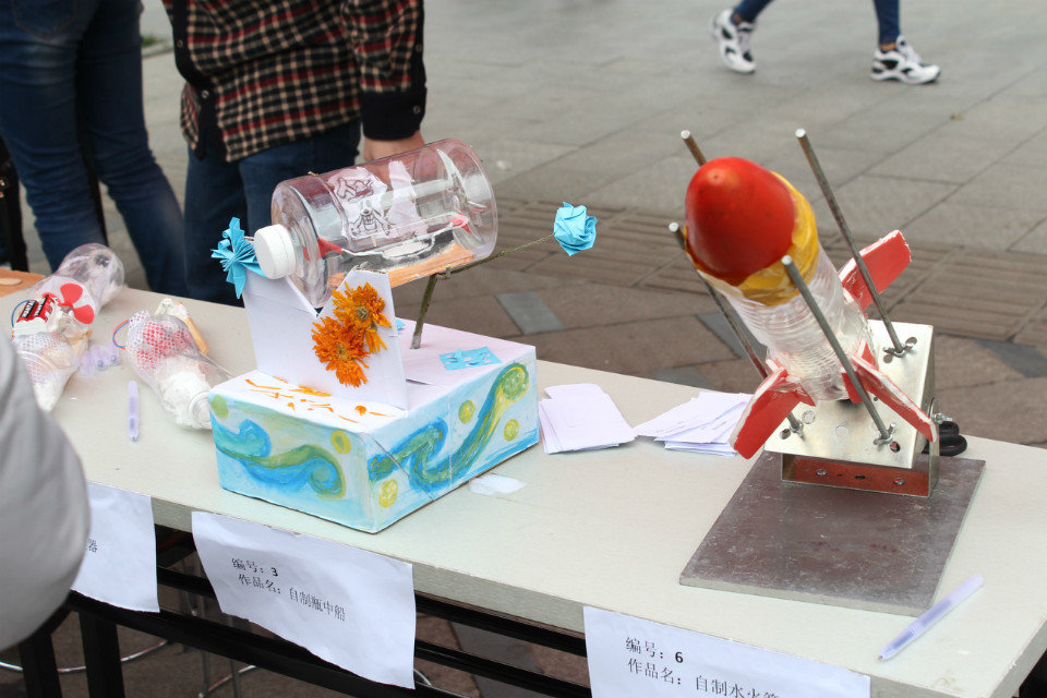 展科学思想 化雏鹰翅膀 ——新葡的京集团8814和盛中学科技助学活动