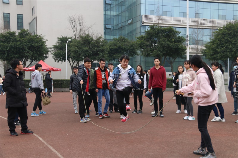 青春飞扬 活力四射 ——新葡的京集团8814第二届运动会彰显风采