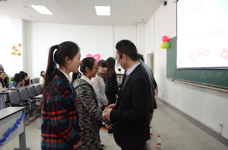 新葡的京集团8814就业指导交流会顺利举行