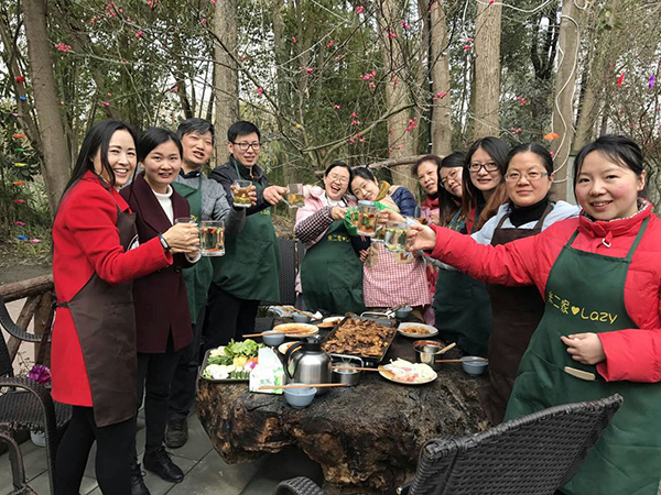 新葡的京集团8814组织春游庆3.8妇女节