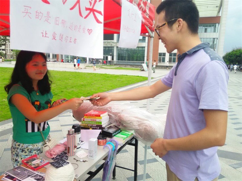 公益在心中，你我在行动——新葡的京集团8814青年先锋队暑期社会实践之爱心惊喜准备