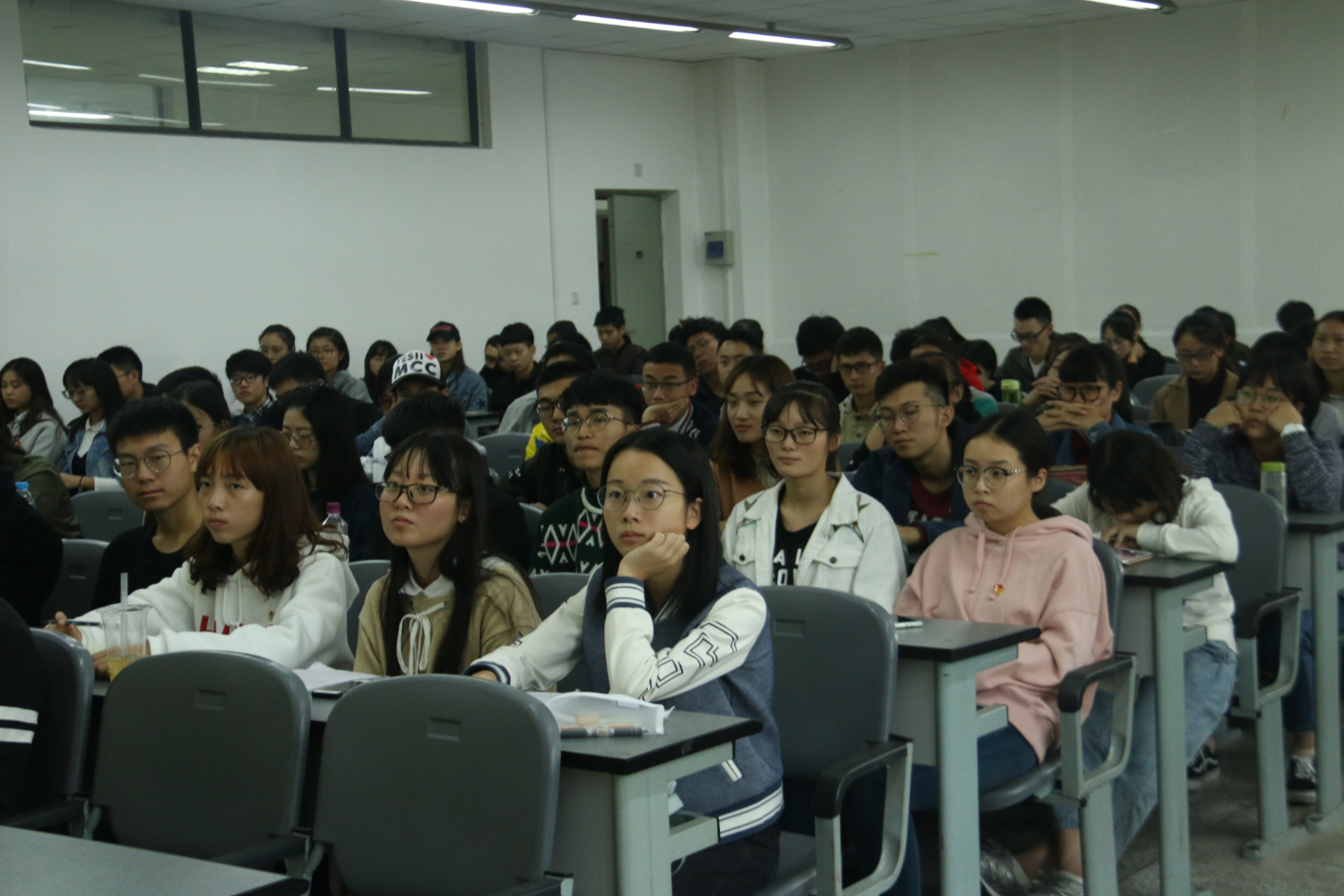 新葡的京集团8814召开新学期团干培训会