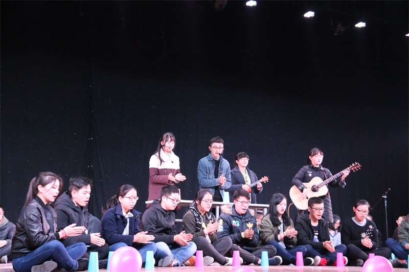 光“才”夺目，“艺”展青春 ——新葡的京集团8814新生才艺大赛精彩上演