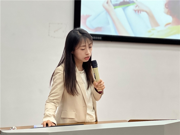 谈球吧体育2022-2023学年优秀学生表彰大会 ——“青春荣光闪耀 榜样力量无穷”