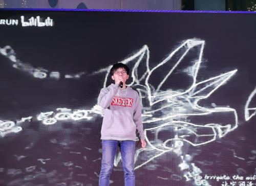 点击图片翻到下一页>> “英”你精彩 “语”你同唱